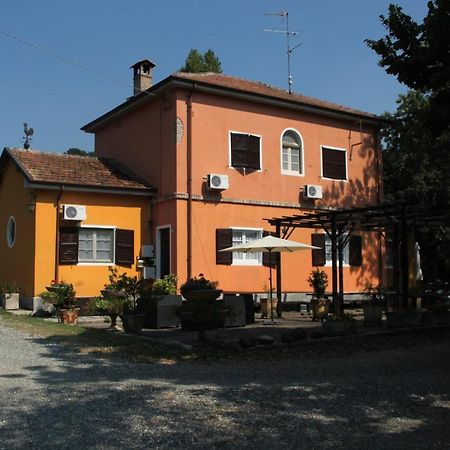 Villa Il Biancospino Casteggio Esterno foto