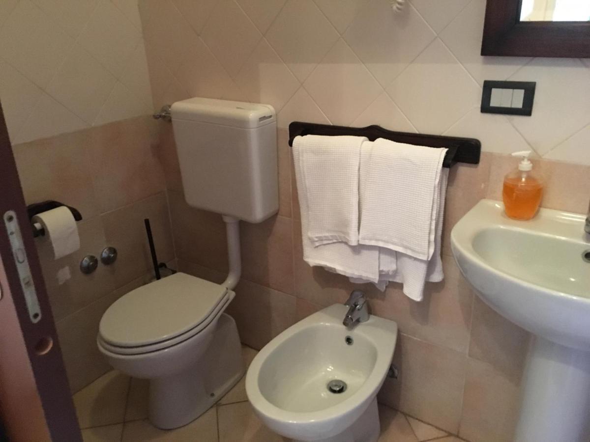 Villa Il Biancospino Casteggio Esterno foto